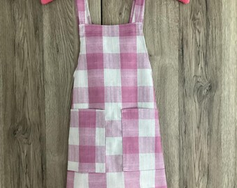 Linen apron, 5-6 years. Pink and white checkered cross back apron with two pockets for children. Japanese criss cross apron for kids.