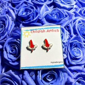 A Goofy Movie Earrings, Leaning Tower of Cheeza Earrings, Goof Troop, Disney Stud Earrings, Disney Jewelry, Disney Necklace, Hypoallergenic