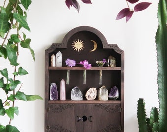 Coppermoon Sun and Moon Apothecary Cabinet-Goth décor, Étagère en cristal, Décor de sorcière, Étagère d’apothicaire, Cadeaux de sorcière, Alter Shelf, Spice Rack