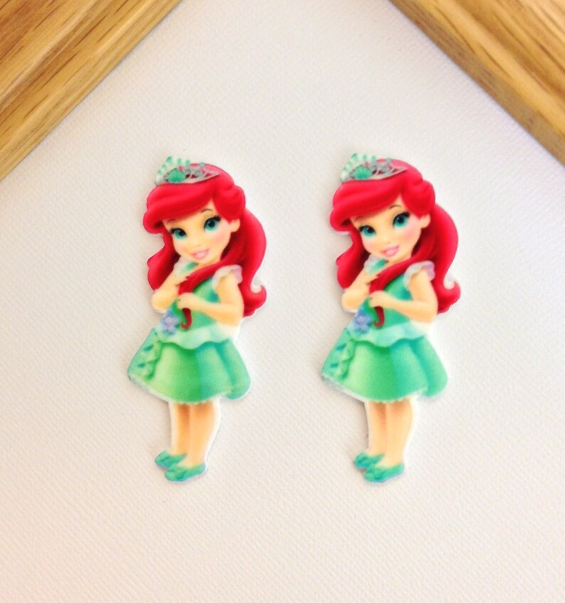 Princess Ariel Toddler Planar Resin Set of 2 - Ariel Cabochon - Ariel Hair Bow Center - Princess Ariel Flat Back Resin - Ariel Embellishment bild 1