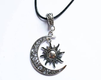 Fantastic Necklace: Sun and moon