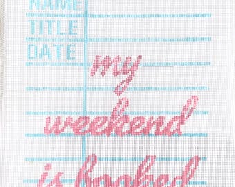 Bibliotheksausweis „Mein Wochenende ist verplant“ – Kindle-Hülle aus Stickleinen