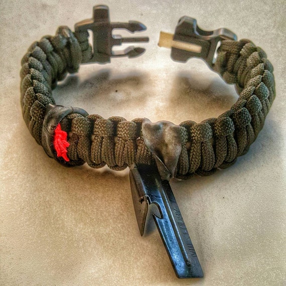 Paracord Bracelet with Fire Steel - 9 inch | Lomo Watersport UK. Wetsuits,  Dry Bags & Outdoor Gear.