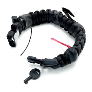 Das SERE Sidekick - Tactical Survival Paracord Armband zum Ausweichen, Widerstehen und Entkommen.