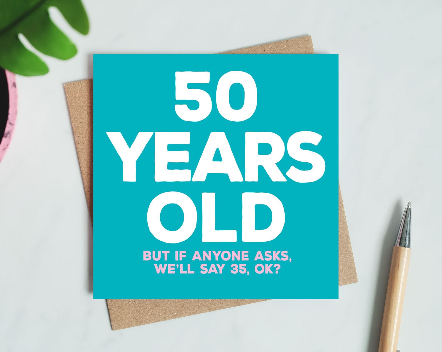 Biglietto Auguri 50 Anni Uomo - 50 Anni Compleanno Donna - Regalo Donna, Uomo - Biglietti Auguri Divertente Per Mamma, Papà, Nonno, Nonna, Per Lui, Lei - Regali 50 Simpatico - EU 164