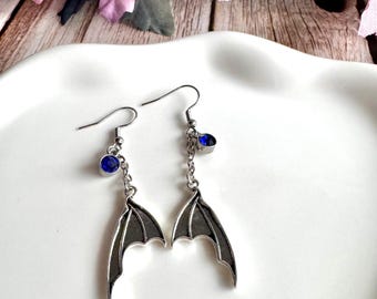 Azriel Inspired Earrings, Illyrian Bat Wing Earrings, ACOTAR Inspired Jewelry, Blue Crystal Fantasy Earrings, Bookish Romantasy Gift