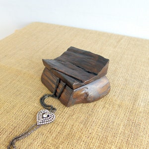 Caja de madera marrón, caja de joyería, caja de madera rústica, madera a la deriva, caja antigua, caja única, caja Shabby Chic, caja de tarjeta, caja de anillo, madera burl