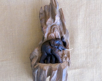 Geschnitzter Holzelefant, Holzschnitzerei, Elefantenschnitzen, Wanddekor, Wandbehang, Wandkunst, Dekorativer Wandbehang, Wohnkultur, Treibholz