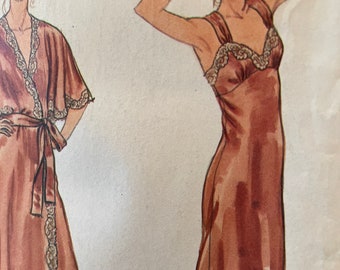 Vintage 1970's Slip Dress, Neglige, and Robe Pattern---Vogue 7254---Size 8  Bust 31 1/2  UNCUT and Factory Folded