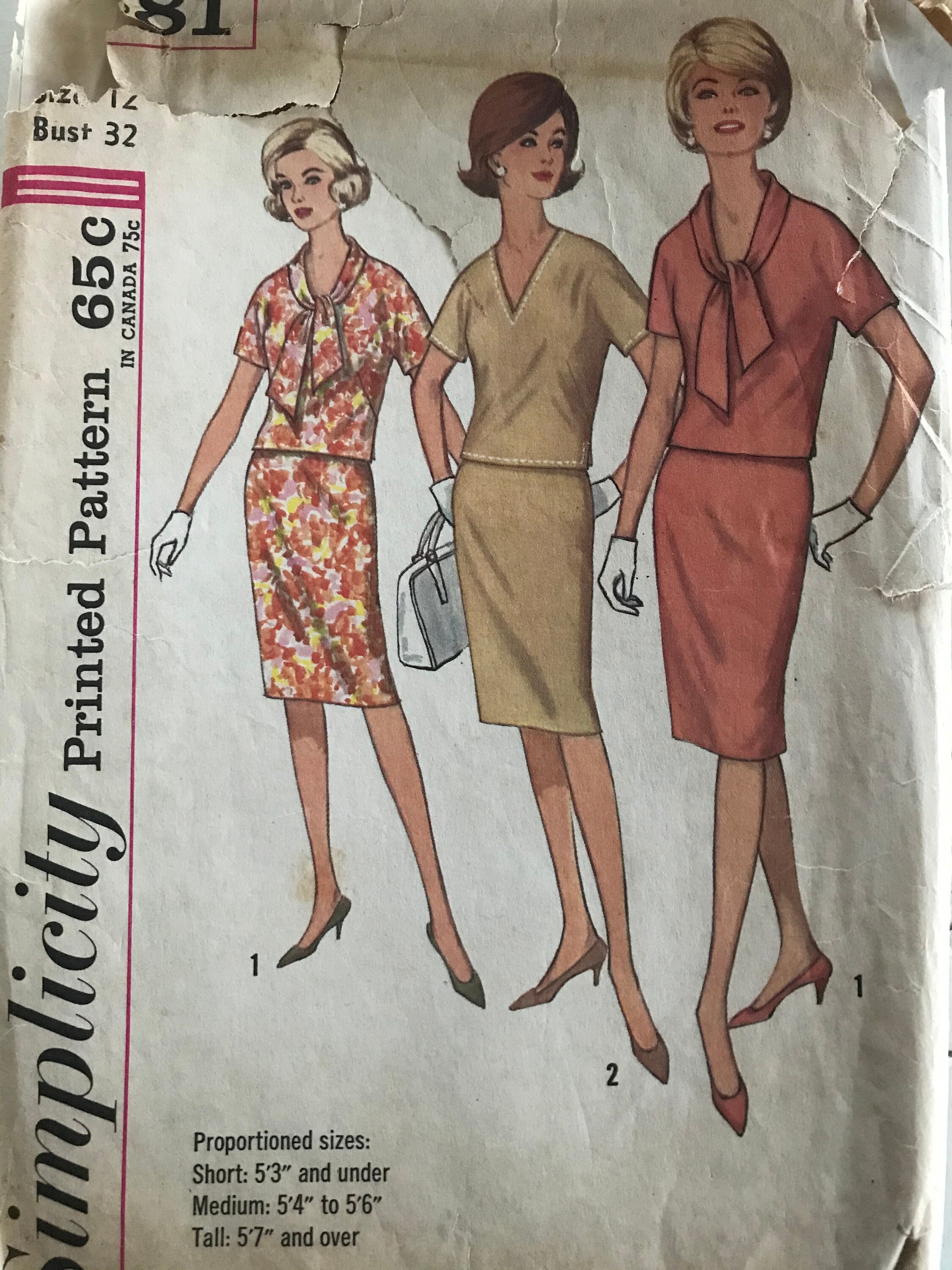 1960s Slim Skirt and Long Sleeve Overblouse with Collar Variations Advance 9660 Bust 32 Women's Vintage Sewing Pattern