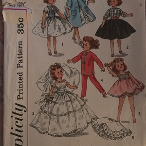 Vintage 1960 Kleiderschrank Muster für 10 1/2 Zoll Puppen--Einfachheit 2254--Mantel, Kleid, Bolero Pyjamas, Höschen, Top und Petticoat nicht ein COPY