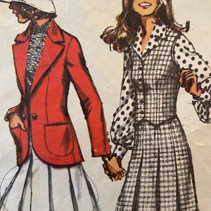Vintage 1970&#39;s Pleated Mini Skirt, Vest and Blazer Pattern---Simplicity 9818---Size 10  Bust 32 1/2