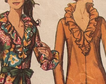 Vintage 1970's Ruffle Trimmed Jumpsuit in Two Lengths---Simplicity 7956---Size 12  Bust 34
