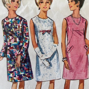Niedliches Kleid mit Schleifenausschnitt---Butterick 4348---Größe 12 Büste 32