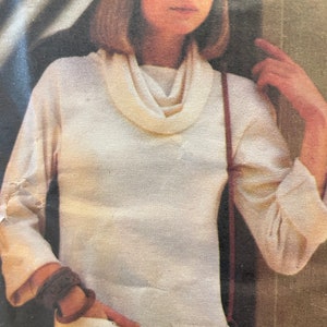 Vintage 1970&#39;s cowl Neck Top and Optional Patch Pockets---Butterick 4922---Size 16  Bust 38