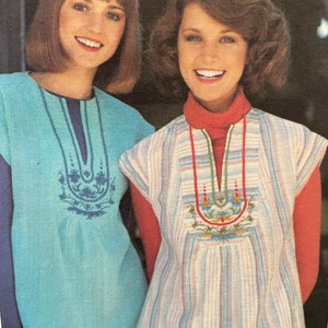 Vintage 1970&#39;s Smock Top With Embroidery Transfer---Butterick 4934---Size Small (8-10)  Bust 31 1/2 Thru 32 1/2  UNCUT