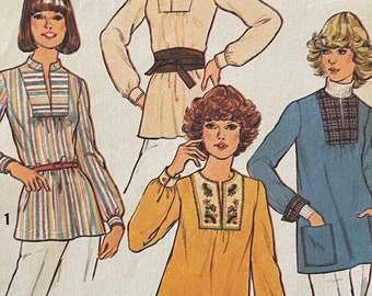 Vintage 1970's Pullover Smock Style Top Pattern With Embroidery Transfer---Simplicity 7628---Size Small Bust 38 Thru 40