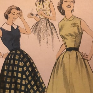 Vintage Blouse in Three Versions and Skirt Pattern---Advance 7911---Size 10  Bust 28