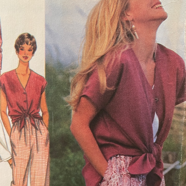 Easy Blouse, Pants, Shorts, and Tank Top Pattern---Simplicity 9518---Sizes XS Thru M  Bust 30 1/2 Thru 38  UNCUT and Factory Folded