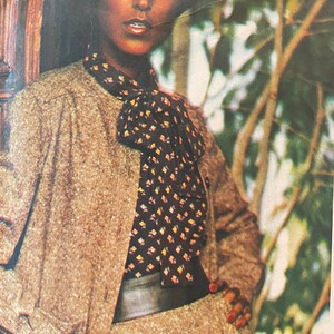 Elegante chaqueta de tweed vintage de los años 70, falda acampanada, blusa y pantalón de Oscar De La Renta---Vogue 1163---Talla 16 Busto 38 SIN CORTAR con ETIQUETA