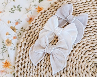 Girls Fable Bows, Summer Baby Headbands, Newborn Hair Bows, Neutral Headbands, Linen Hair Ties, Midi Hair Bows, Summer Toddler Barrettes