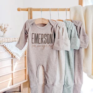 Personalized Newborn Romper: Embroidered Baby Coming Home Outfit with Hat