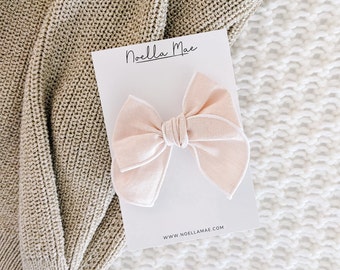 Peach Oversized Fable Bow, Summer Statement Bow, Linen Hair Bow, Peach Hair Clips, Girls Barrettes, Midi Bows, Large Fable Bows, Boho Bow