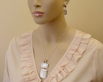 Mother of Pearl Pendant and Earrings - Modern Shell Jewelry Set - Artistic Mother of Pearl Jewelry