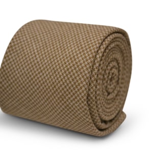 cream and light brown dogtooth cotton tie by Frederick Thomas FT3520