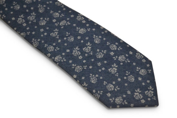 navy blue mens tie with elephant silhouette by Frederick Thomas FT3219 navy blue mens tie with elephant silhouette by Frederick Thomas FT3219