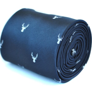 navy blue tie with white deer head design  by Frederick Thomas FT1919 Hunting season