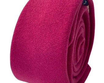 Frederick Thomas mens 100% wool tweed tie in bright fuchsia pink