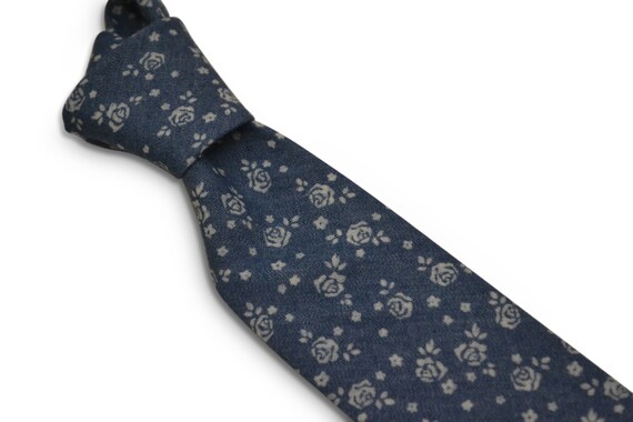 navy blue mens tie with elephant silhouette by Frederick Thomas FT3219 navy blue mens tie with elephant silhouette by Frederick Thomas FT3219