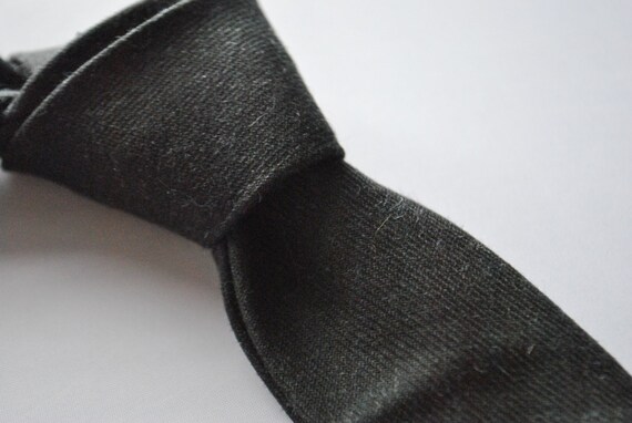 Frederick Thomas black skinny linen style tie FT1813