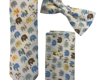 Corbata de algodón color marfil con diseño de elefantes mixtos de Frederick Thomas, pañuelo de bolsillo y pajarita de algodón a juego.