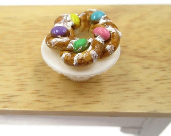 Miniature Easter Egg Bread Ring, Italian Easter Egg Braided Wreath on Cake Stand