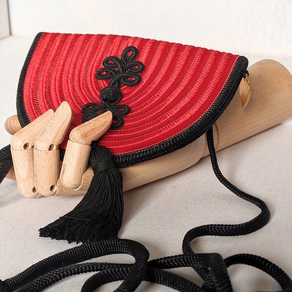 Yves Saint Laurent - sac/ceinture en soie rouge, passementerie en soie noire - vintage années 80