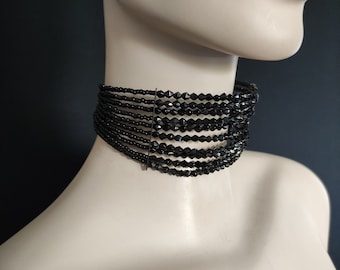 Jewelry/climbing necklace/choker/jet stone dog collar - vintage