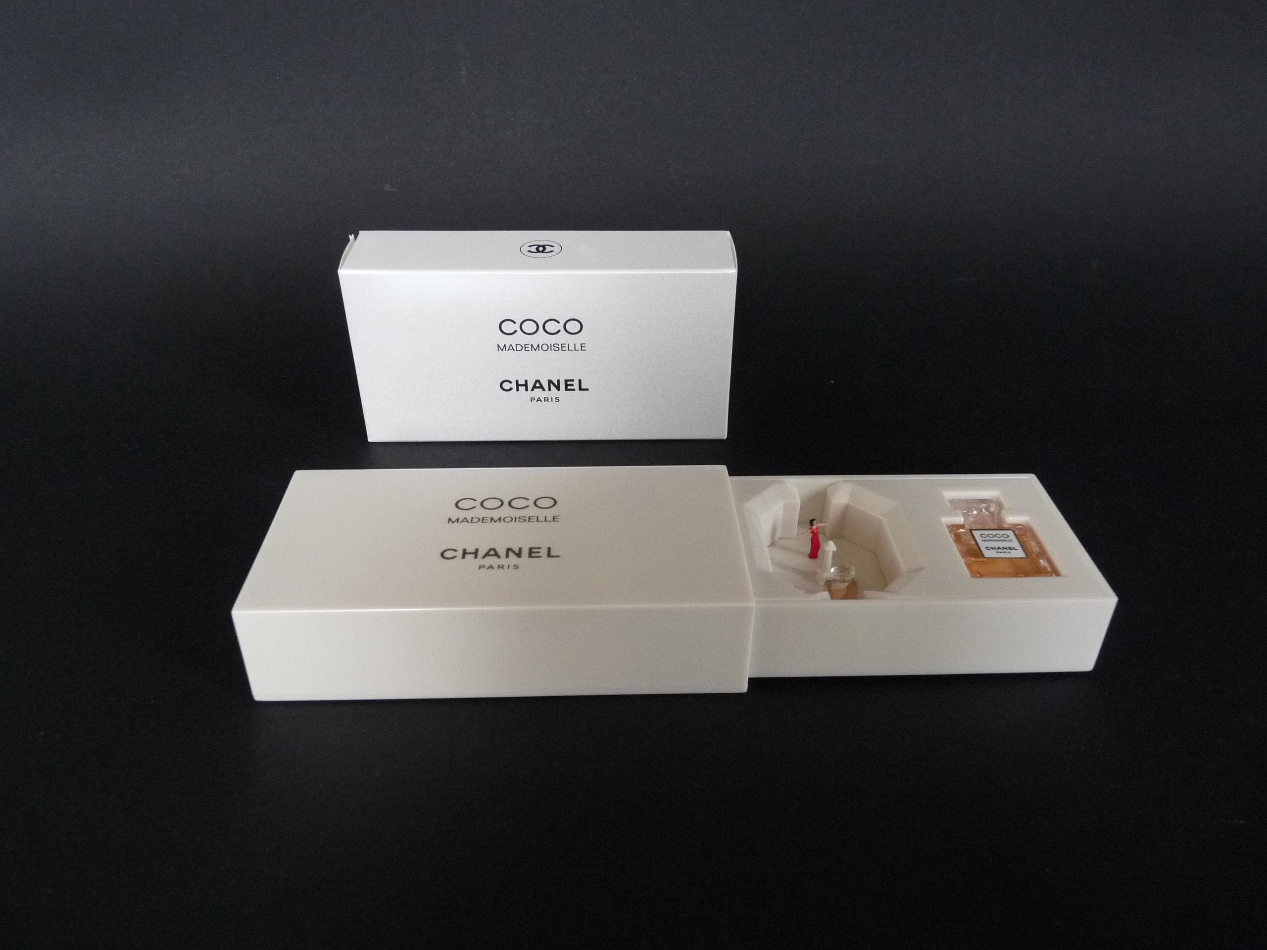 CHANEL Coco Mademoiselle 50ml ギフトBOX付き New Coco Chanel Mademoiselle Gift Box Set Eau De Parfum 3.4