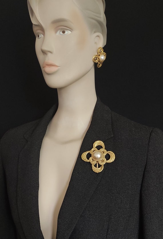 Yves Saint Laurent - jewelry/earrings/clips in go… - image 5