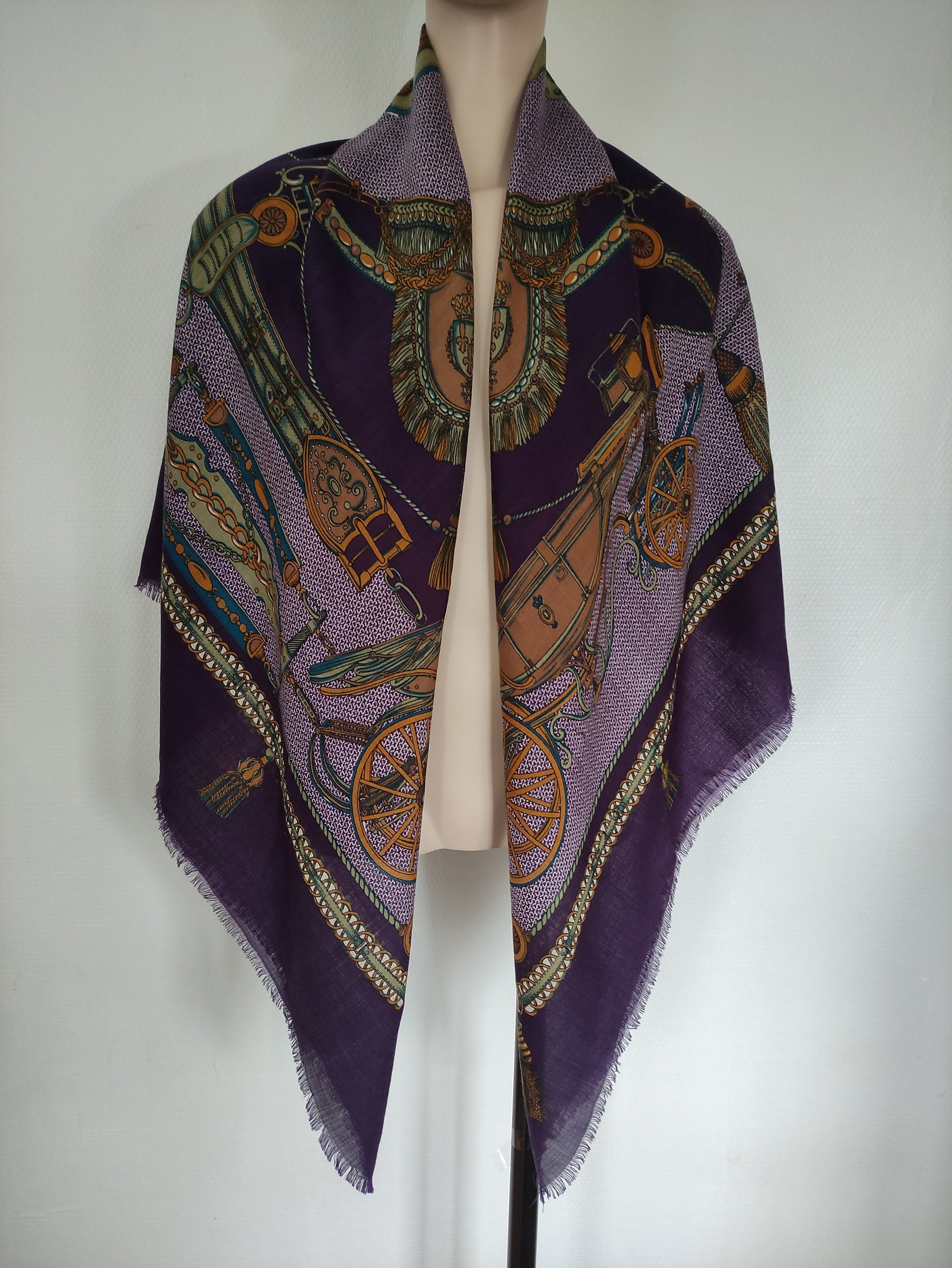 Large Shawl/stole in Wool and Silk Cheesecloth - Vintage