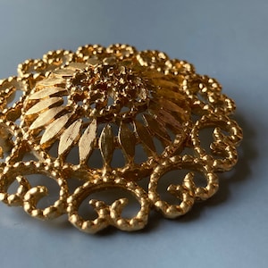 Vintage  Filigree Goldtone Brooch - Decorative  Flower Filigree Brooch - Decorative Coat Brooch