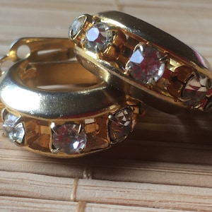Clip On Vintage Earrings Clear Rhinestones & Gold Tone Metal/80s/Wedding earrings