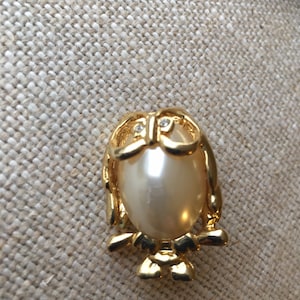 Owl  Vintage Brooch- 80s Vintage Brooch - Gold Tone and Faux Pearl  Bird Brooch - Owl Jewellery - Owl Jewelry - Owl Lover Gift -Owl talisman