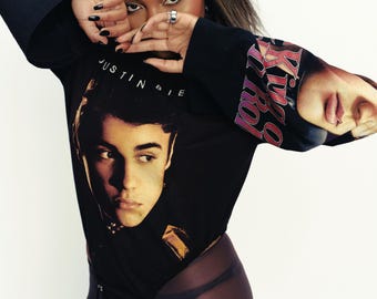 Body gráfico reconstruido / Reinterpretación de Justin Bieber x Elvis / Manga larga / Hombros descubiertos / Talla S / Pieza única