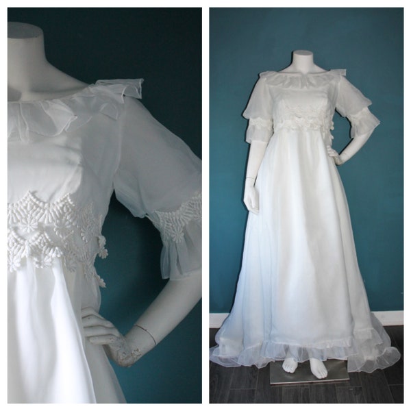 Vintage 1970's White Wedding Dress Ruffled A Line Size Medium