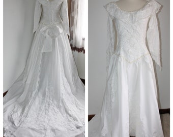 Vintage Wedding Dress, Noivas Rosemary, Size Medium, A Line