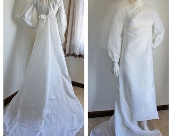 1970's Wedding Dress, Juliet Cap Veil and Detachable Train, Size Small