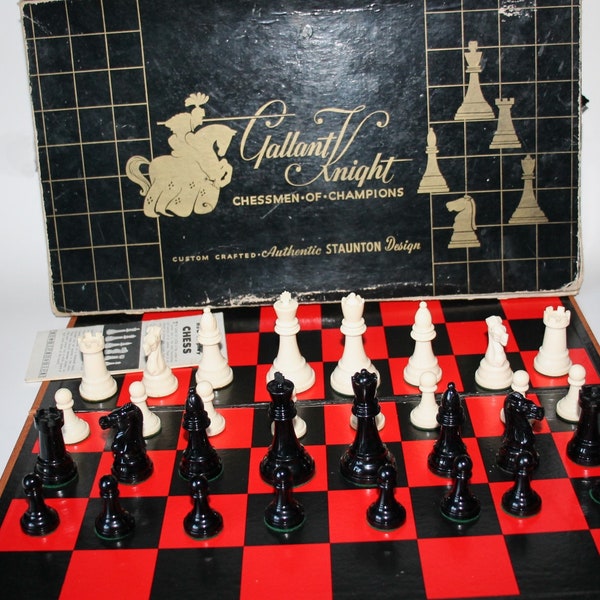 Vintage Chess Set Gallant Knight Staunton Design