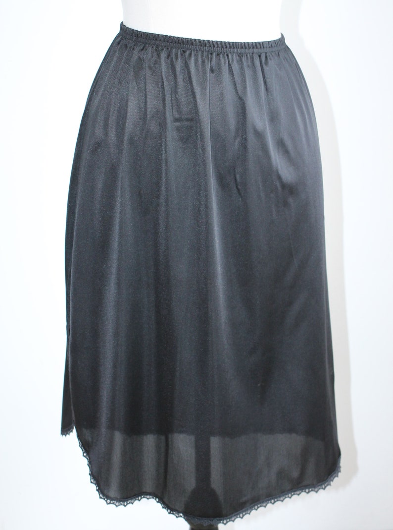 Black Half Slip by Vanity Fair Size Small 1970/'s